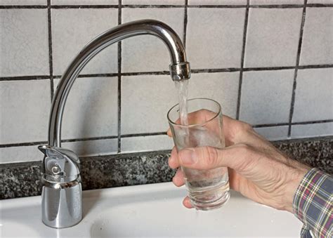 饮水机加热时候的水能喝吗 如何确保饮水安全 - 美欧网