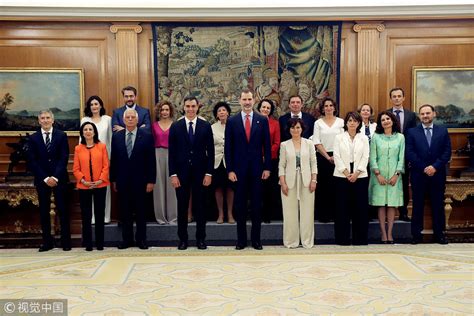 五百万女性示威过后，西班牙新首相选出了有11名女性的内阁