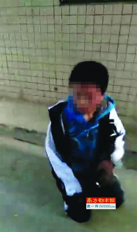 12岁男孩遭同学围殴 疑因举报对方收“保护费”_社会万象-豫都网