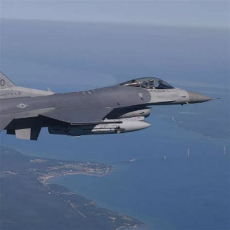 如果美国援助乌克兰F-16战斗机，能改变俄乌战争走向吗？|乌克兰|F-16|F-16战斗机_新浪新闻