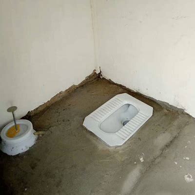 农村房子越来越气派，可为啥农村的厕所不收拾得干净点呢？