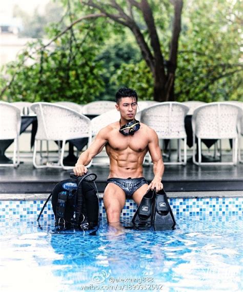 中国肌肉男模alextang泳池写真 游泳池肌肉男 肌肉男穿内裤 alextang 唐亚南 东方帅哥 中国 健身迷网