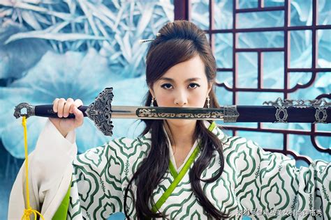 舞剑的古装美女-搜狐大视野-搜狐新闻