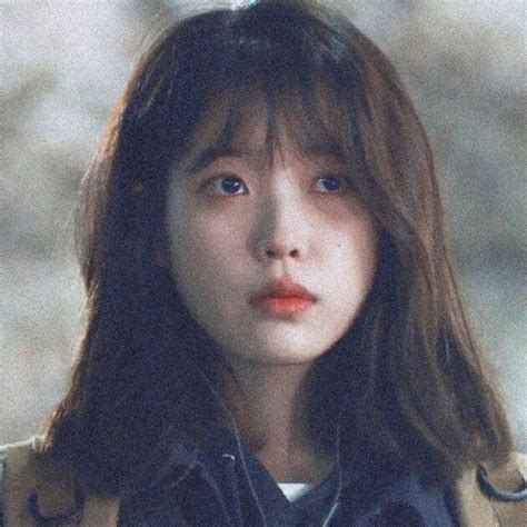 IU春天温柔风女生头像