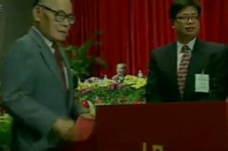 香港特区政府第一任行政长官是怎么选举产生的？_凤凰网视频_凤凰网