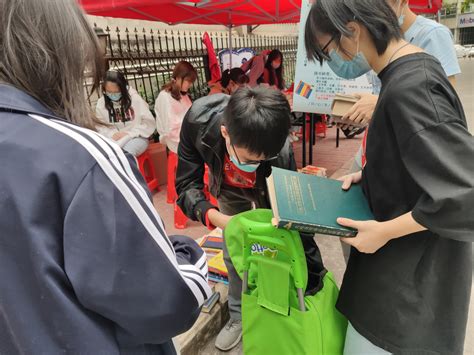 学校青年志愿者协会开展爱心捐衣活动-广东省外语艺术职业学院团委