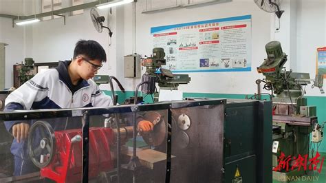 学院成功举办2022年“彭城工匠”职业技能大赛-大赛资讯 - 徐州工程机械技师学院