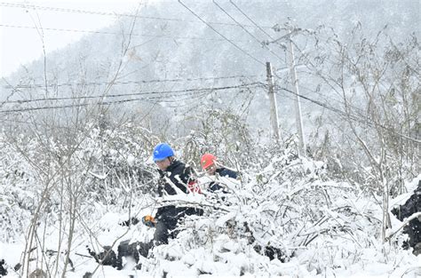 贵州电网：应对新一轮低温雨雪凝冻天气 保障群众温暖亮堂过节_运行_公司_情况