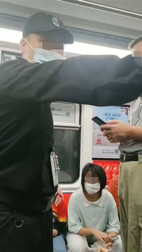 怒了！地铁里的这班人正“影衰”我大广州