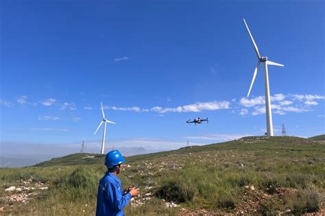 无人机助力山西忻州风电场风机巡检_千里眼航空_无人机厂家