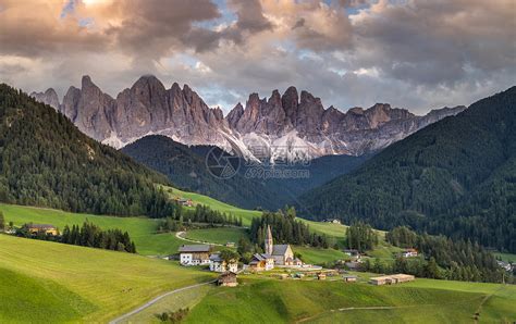 意大利北部阿尔卑斯山多洛米蒂山区风光高清图片下载-正版图片501550908-摄图网