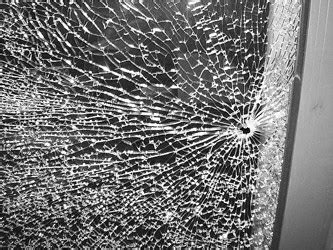 玻璃破碎如何修复 夹胶钢化玻璃碎了会不会掉下来,行业资讯-中玻网