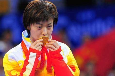 邓亚萍简历个人资料简介（中国获得奥运会金牌最多的女运动员） | 说明书网