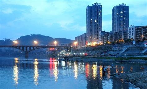 湖南冷水江，一个富裕的城市，人均GDP接近西方国家_有毒_地名_生产