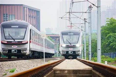 重庆地铁10号线快速车上线 全程7个站可省12分钟凤凰网重庆_凤凰网