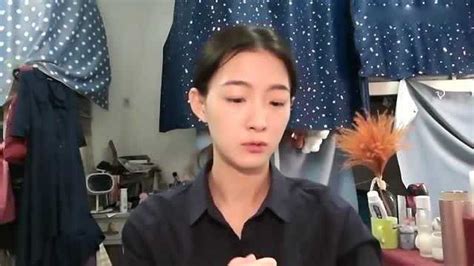 中国传媒大学播音系小姐姐，起床后素颜“土妞”秒变女神_腾讯视频