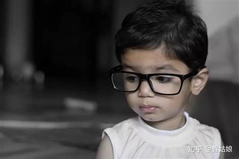 什么是斗鸡眼图片