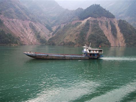 安徽新安江：山水画廊乘船游-人民图片网