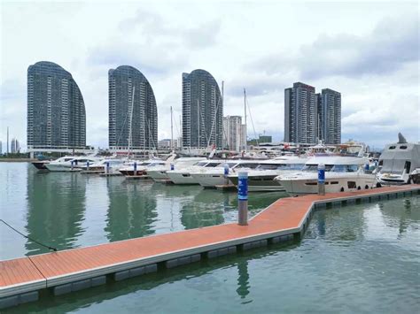 航拍海南三亚鸿洲国际游艇码头,滨海建筑,建筑摄影,摄影素材,汇图网www.huitu.com