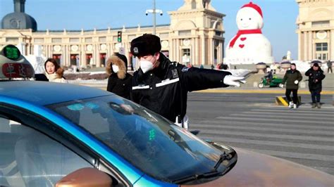 哈尔滨交警“超常规”勤务模式，保障全市群众度过欢乐祥和的新春佳节|交警|哈尔滨市|除夕_新浪新闻