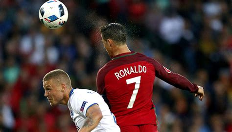 欧洲杯F组首轮：葡萄牙1-1冰岛 C罗里程碑之夜难求一胜|界面新闻 · 体育
