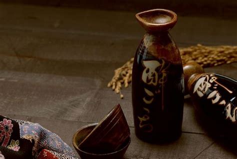 传承千年的酿酒工艺，采取蒸馏酿酒，让中国酒文化源远流长_看鉴地理-梨视频官网-Pear Video