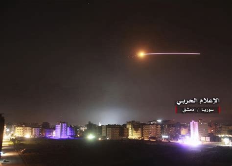 伊朗威胁发射千枚导弹，以色列回应：可能在美国动手前进行核打击|伊朗|以色列|弹道导弹_新浪新闻