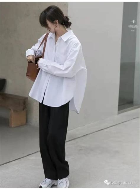 ...这款衬衫覆有意境唯美的棕褐图片