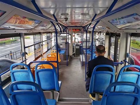 武汉再恢复27条公交运营 乘公交车请注意这3点