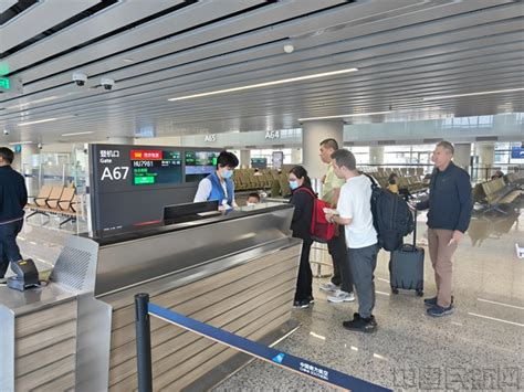和北京大兴机场第1000万名旅客一起飞 - 民航 - 人民交通网
