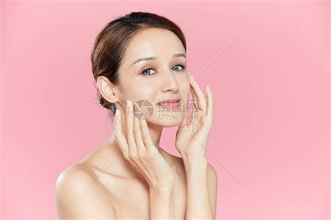 美女面部护肤保养保湿高清图片下载-正版图片501690369-摄图网