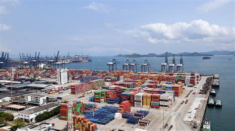 盐田港区再次刷新外贸航线与供港快线记录__财经头条