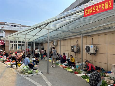 40多个免费摊位让自产自销农户“安家”-潜江新闻网