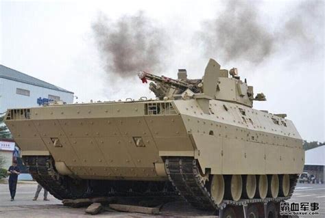 中国北方工业有限公司 机动突击 VN12型履带式步兵战车