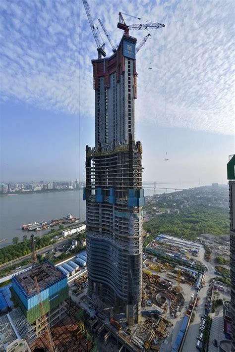 【沈阳第一高楼最新进展，主楼副楼都在向上| 沈阳宝能环球金融中心主楼高568米】_傻大方