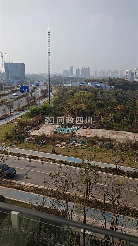 在小区建信号塔，离居民住户不到10米 - e线民生 - 荆州新闻网