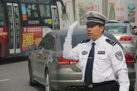 淄博武警举行警官晋升警衔仪式 - 海报新闻