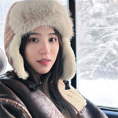 吃雪糕甜美女生头像图片