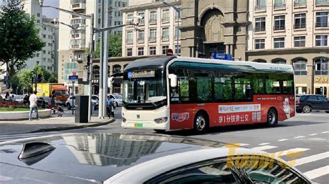 2024年5月17日-上海天迪广告-上海公交车身广告-双层巴士广告-站台候车亭广告