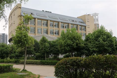 武汉科技大学图书馆_学校_建筑案例_工程_威卢克斯（中国）
