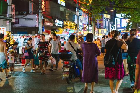 中国最有名的三条步行街，人流量最高达到了100万，你知道哪里吗