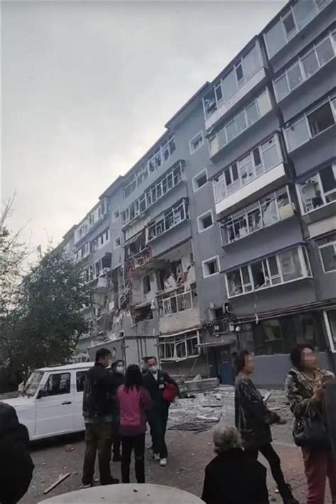 突发！一居民楼发生爆炸，楼体炸出大洞，已致1死16伤_澎湃号·媒体_澎湃新闻-The Paper