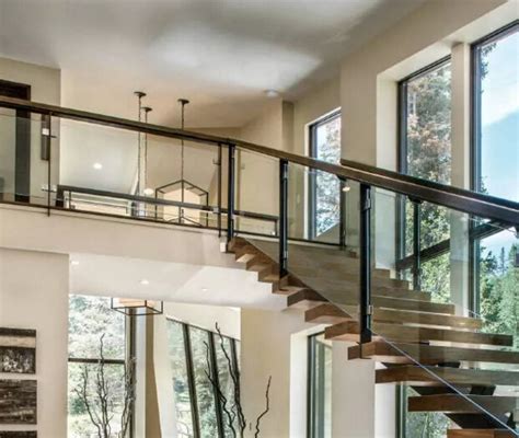 美式农村别墅样板间室内楼梯设计 – 设计本装修效果图