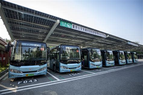 太阳能公交站台，引领绿色出行新风潮_TOM资讯