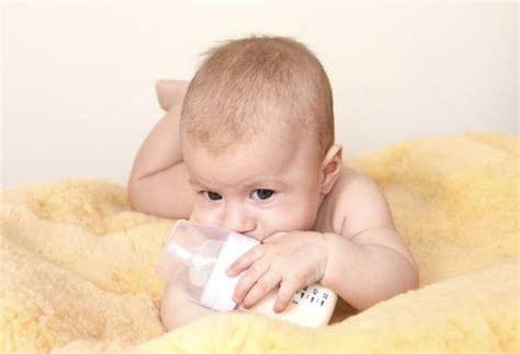 三个月婴儿厌奶怎么办（5个月宝宝厌奶怎么办）-幼儿百科-魔术铺