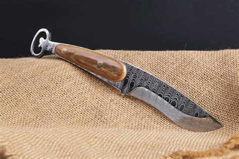 国外刀匠锻造大马士革花纹钢刀，真实感受这门神秘的工艺|大马士革|工艺|欧文_新浪新闻