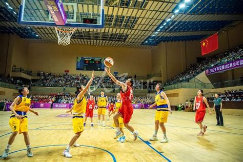 云南开远：全国U15青少年篮球联赛女子组南区赛揭开战幕-人民图片网