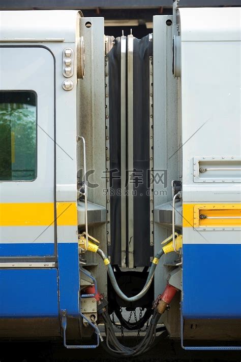 火车车厢连接内部结构,交通运输,科学技术,摄影素材,汇图网www.huitu.com