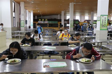 高校食堂学生就餐更舒适的秘诀_智慧食堂—食堂管理_智慧食堂-满客宝