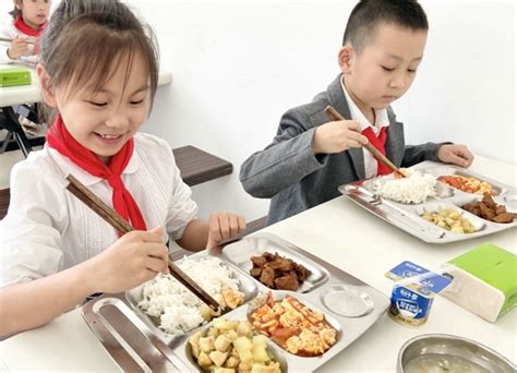 小学生吃饭学校食堂吃饭中午午饭__高清视频素材包下载(编号:4666318)_实拍视频_光厂(VJ师网) www.vjshi.com